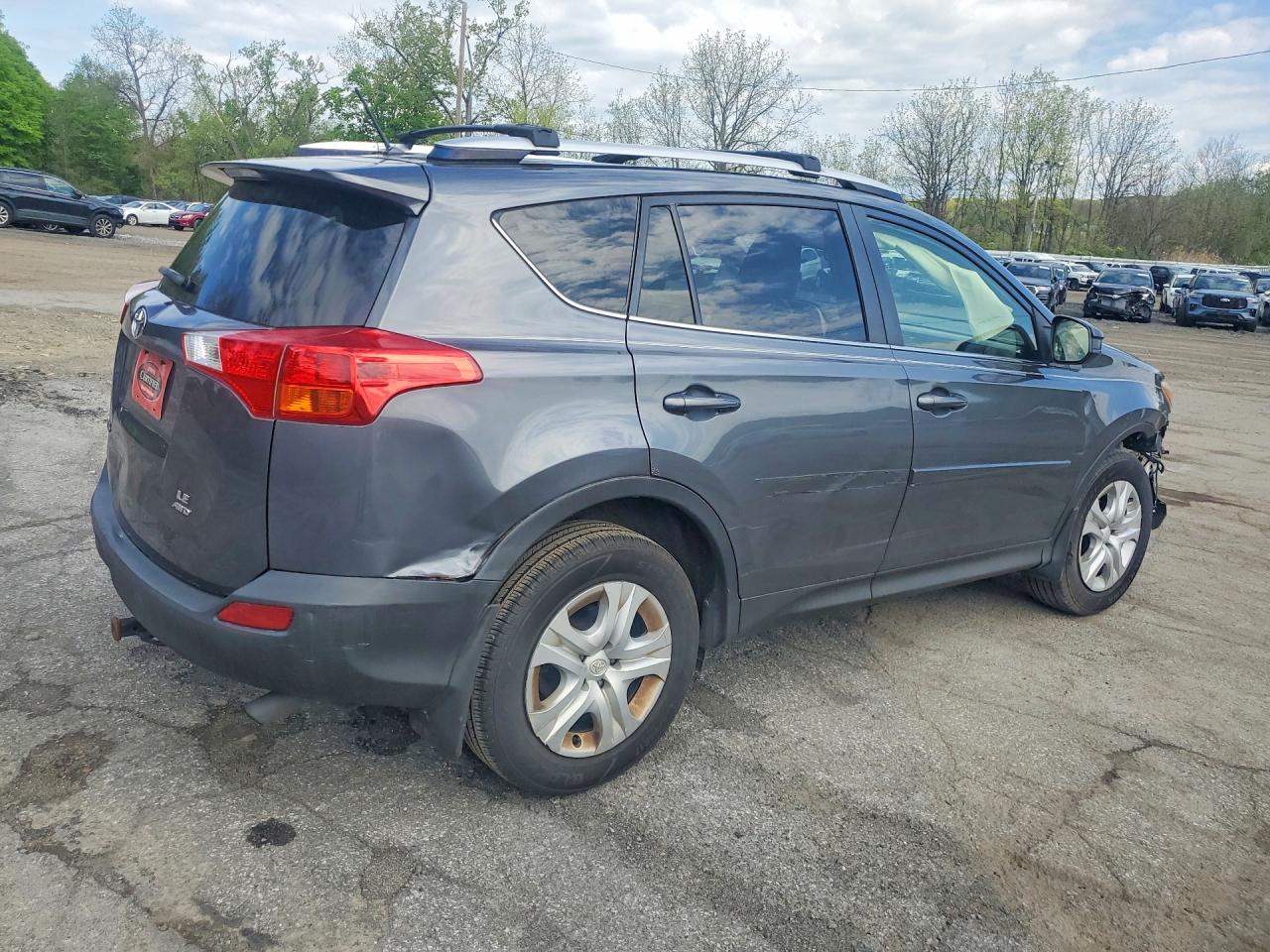 2015 TOYOTA RAV 4 — VIN JTMBFREV2FD159684 — photo 3